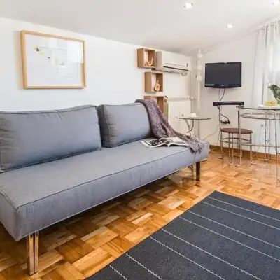 Small Studio Apartment With Free Parking