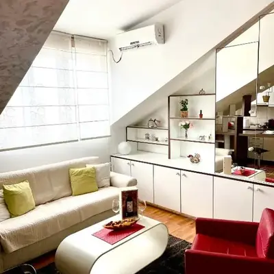 TRIANGLE CITY Apartment 1